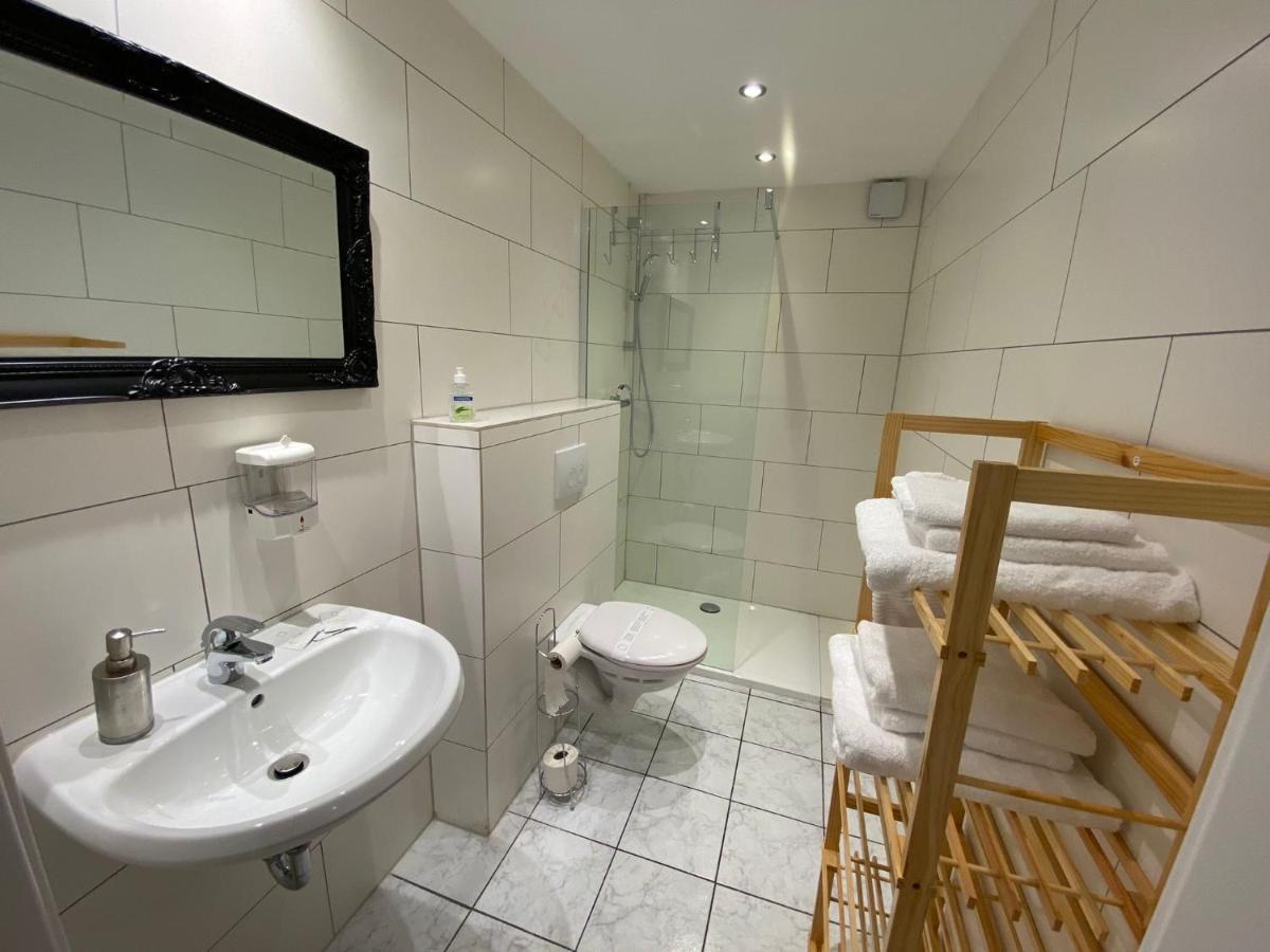 Mikroapartments Klarenthal ซาร์บรึคเคน ภายนอก รูปภาพ