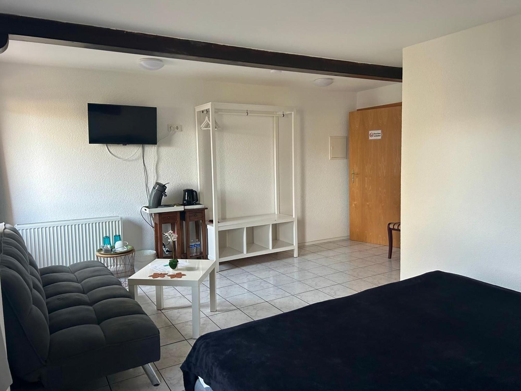 Mikroapartments Klarenthal ซาร์บรึคเคน ภายนอก รูปภาพ
