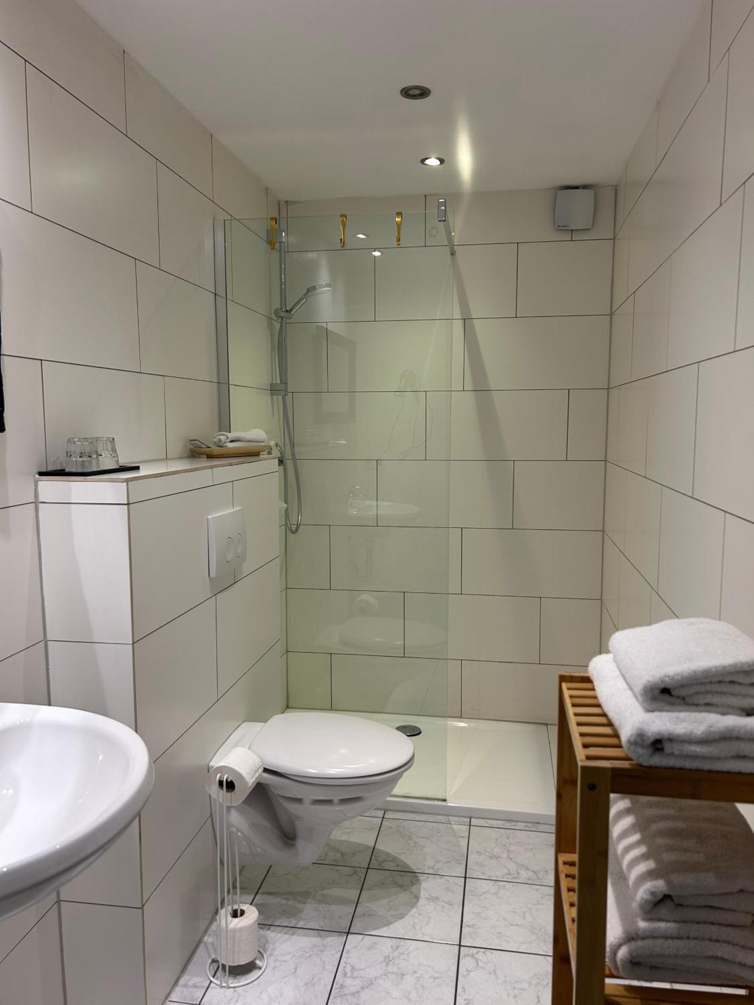 Mikroapartments Klarenthal ซาร์บรึคเคน ภายนอก รูปภาพ