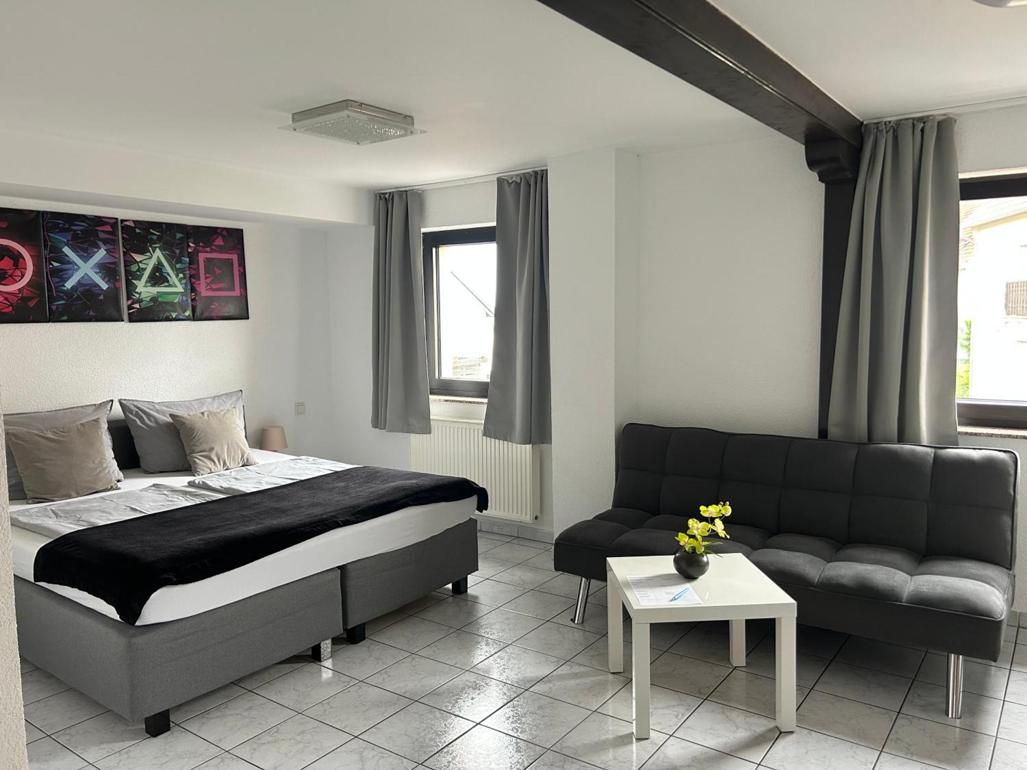 Mikroapartments Klarenthal ซาร์บรึคเคน ภายนอก รูปภาพ