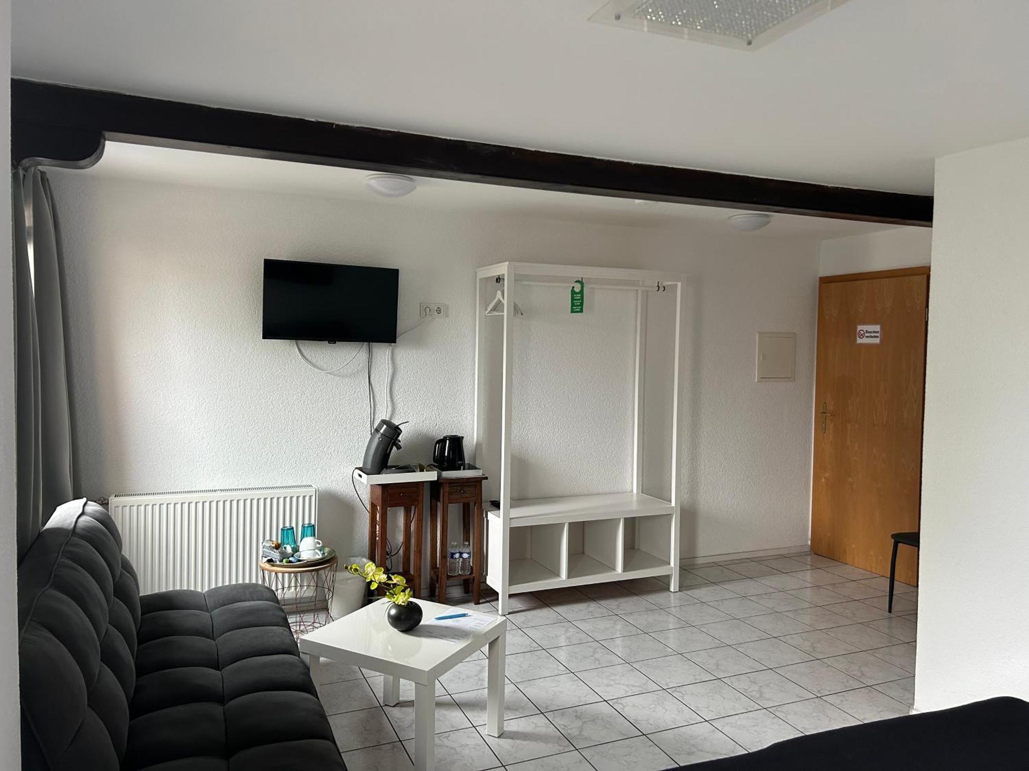 Mikroapartments Klarenthal ซาร์บรึคเคน ภายนอก รูปภาพ